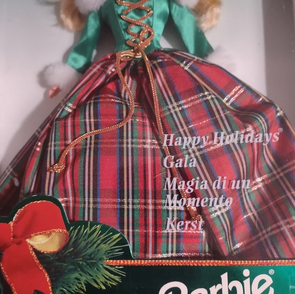 Barbie HAPPY HOLIDAYS GALA, SPECIAL EDITION NWOT - Picture 3 of 6